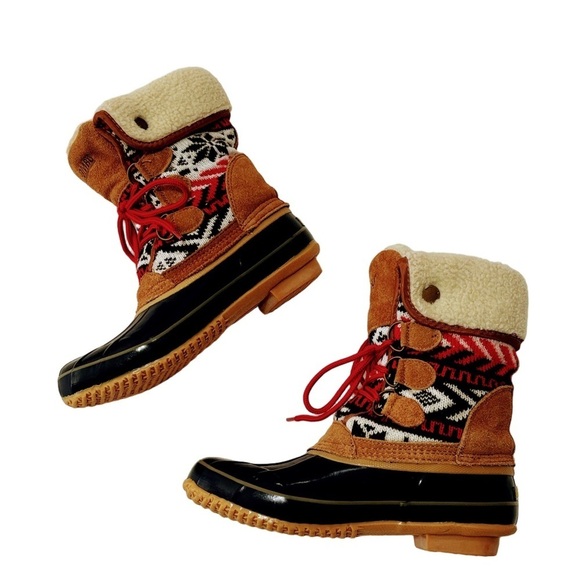 Khombu Shoes - Khombu Jenna Sherpa Lined Duck Boots, Size 7, Navy & Tan